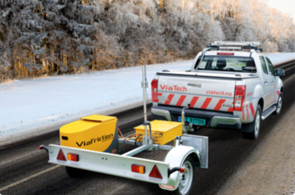 Truck with 2000l water tank yields 60km measurement distance